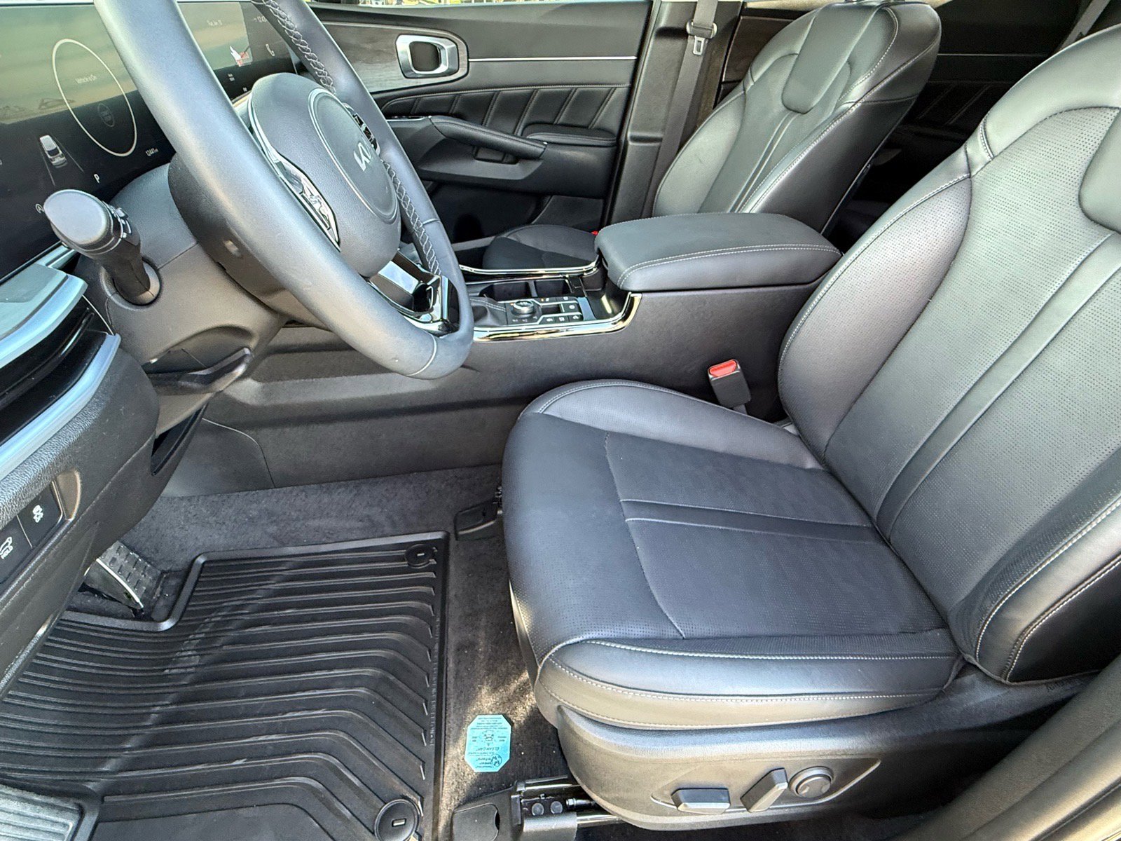 Used 2025 Kia Sorento SX image 14