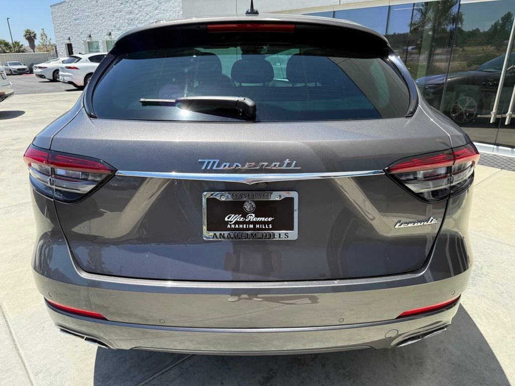 Certified 2023 Maserati Levante GT AWD/4WD image 9
