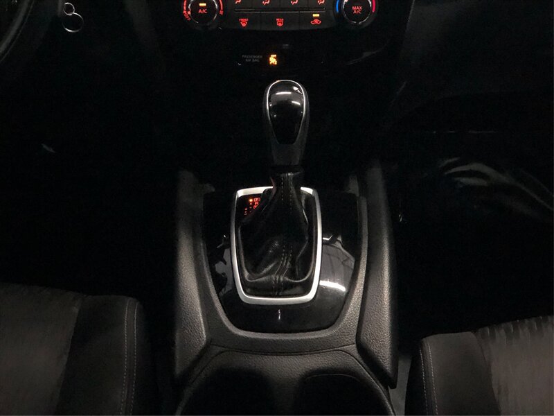 Used 2020 Nissan Rogue S AWD/4WD image 23