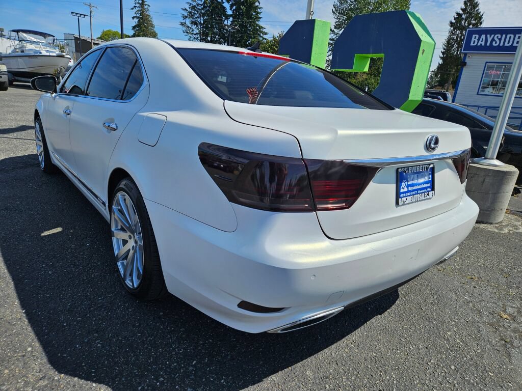 Used 2013 Lexus LS 600h L w/ Executive-Class Seating Pkg AWD/4WD image 3
