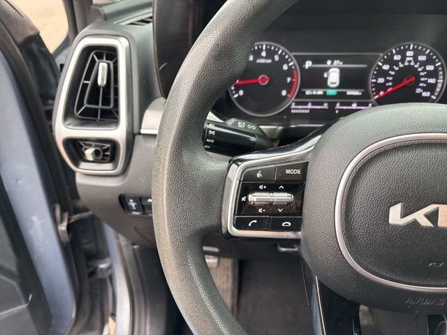 Used 2023 Kia Sorento LX image 17