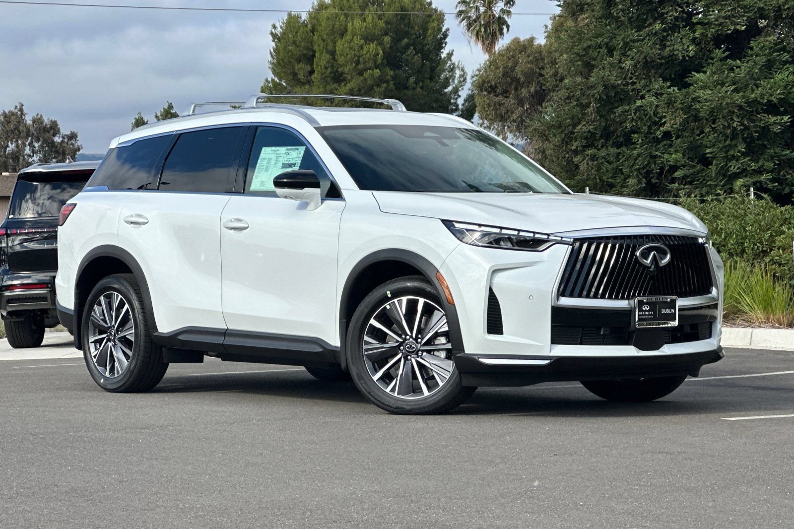 New 2027 INFINITI QX60 Luxe AWD/4WD image 2
