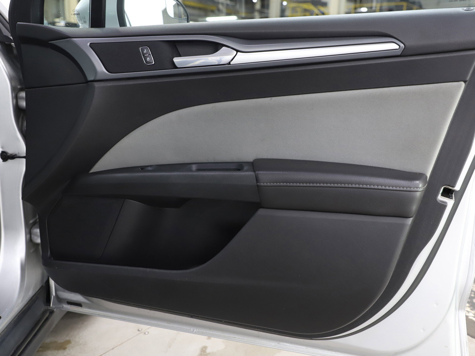 Used 2013 Ford Fusion S image 9