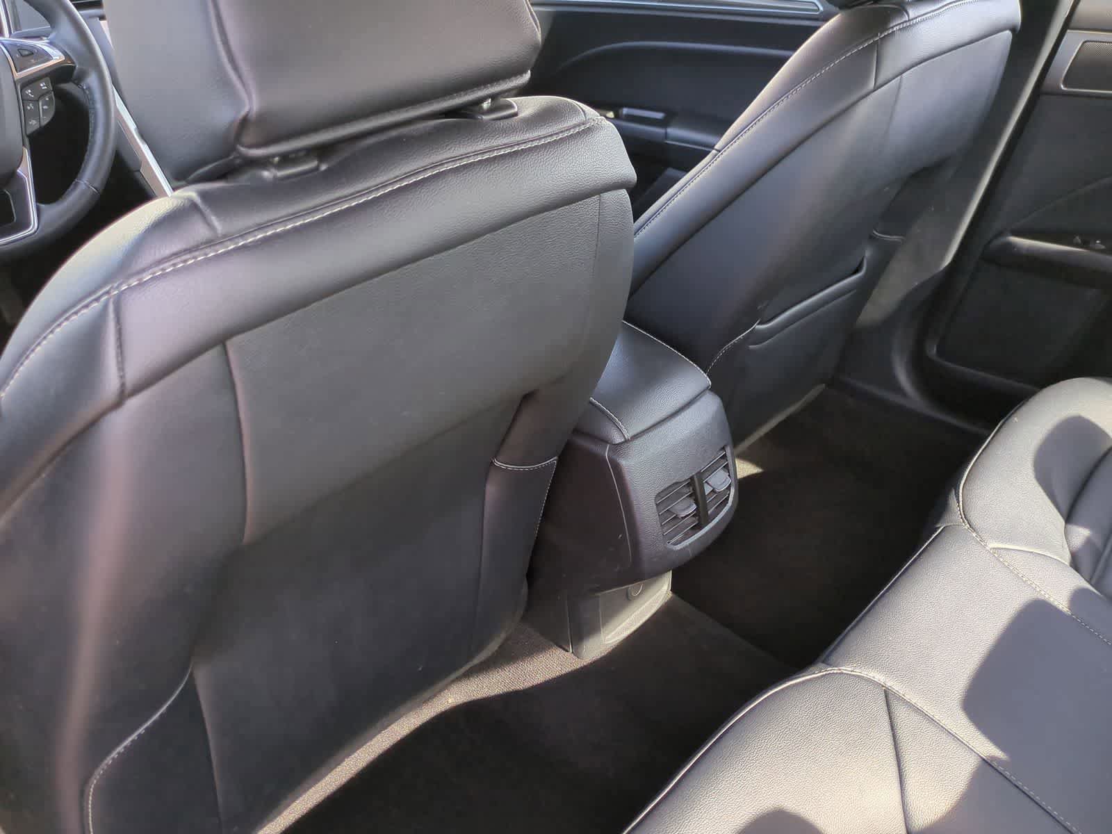 Used 2020 Ford Fusion SEL FWD image 18