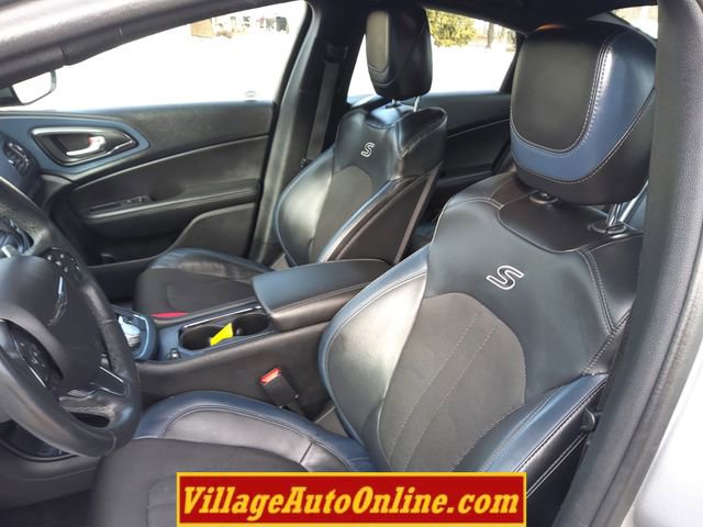 Used 2015 Chrysler 200 S w/ Navigation & Sound Group I image 17