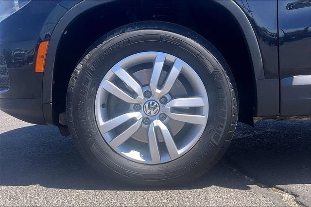 Used 2017 Volkswagen Tiguan S AWD/4WD image 8