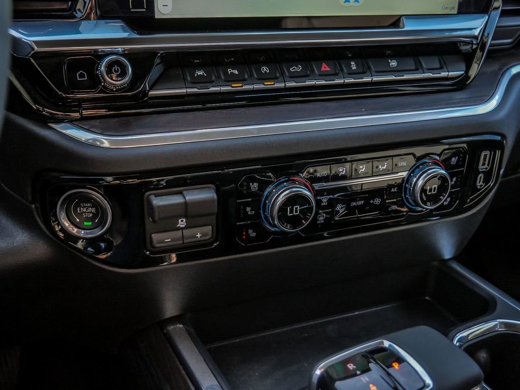 Used 2025 GMC Sierra 1500 SLT w/ SLT Premium Package image 32