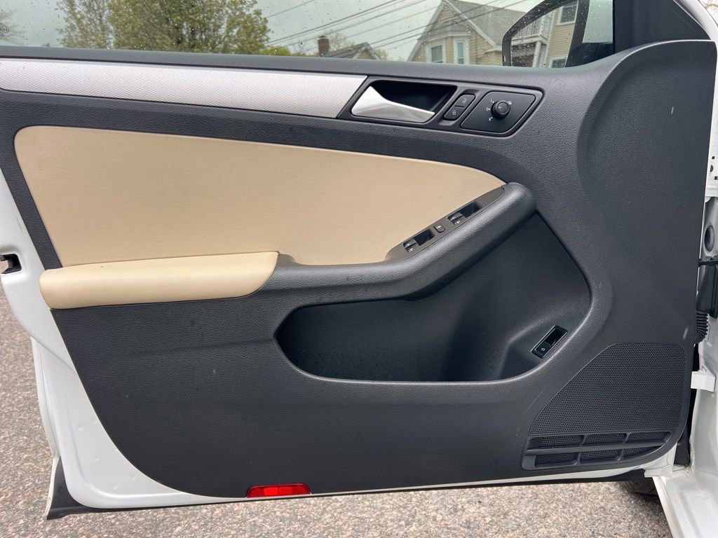 Used 2017 Volkswagen Jetta SE FWD image 11