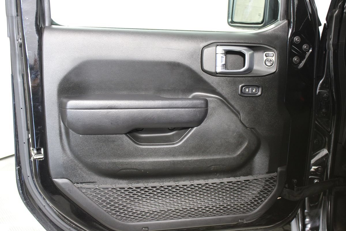 Used 2023 Jeep Wrangler Unlimited w/ Cold Weather Group AWD/4WD image 8