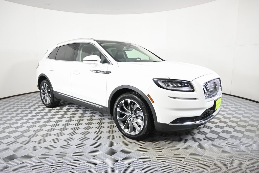 Used 2022 Lincoln Nautilus Reserve w/ Cargo Utility Package image 9