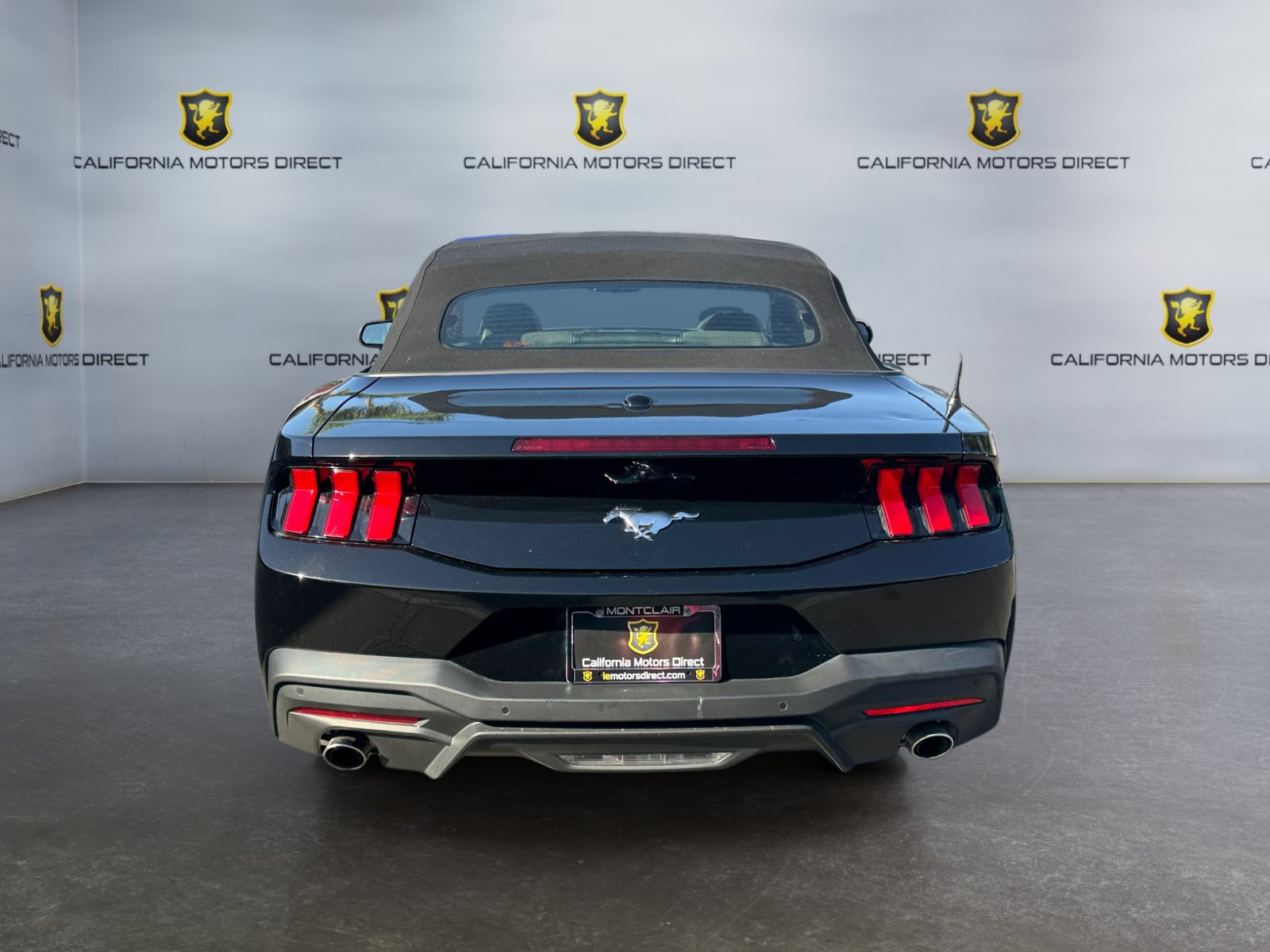 Used 2025 Ford Mustang Convertible RWD image 4
