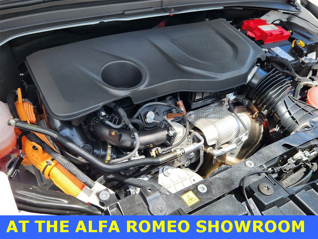 Used 2025 Alfa Romeo Tonale w/ Premium Package image 17