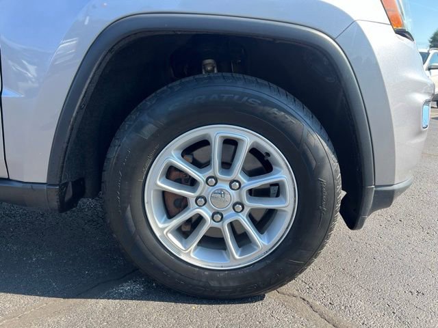 Used 2018 Jeep Grand Cherokee Laredo image 18