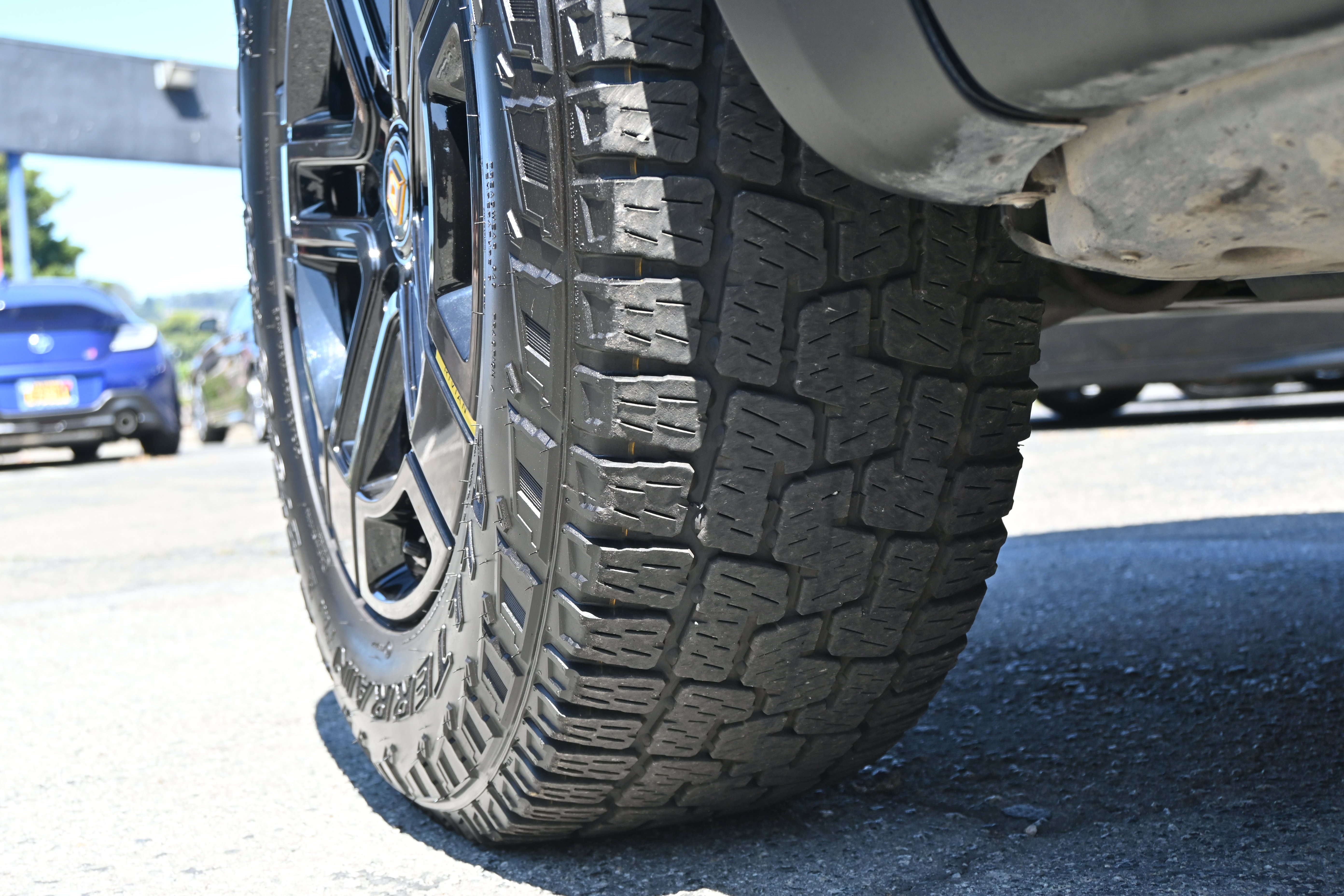 Used 2023 Rivian R1S Adventure AWD/4WD image 15