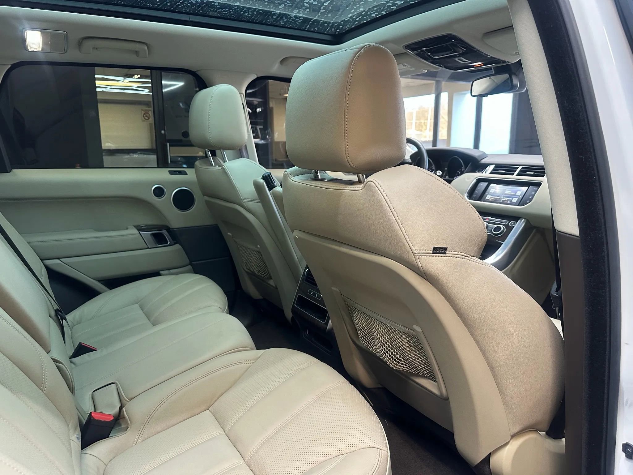 Used 2016 Land Rover Range Rover Sport SE image 26