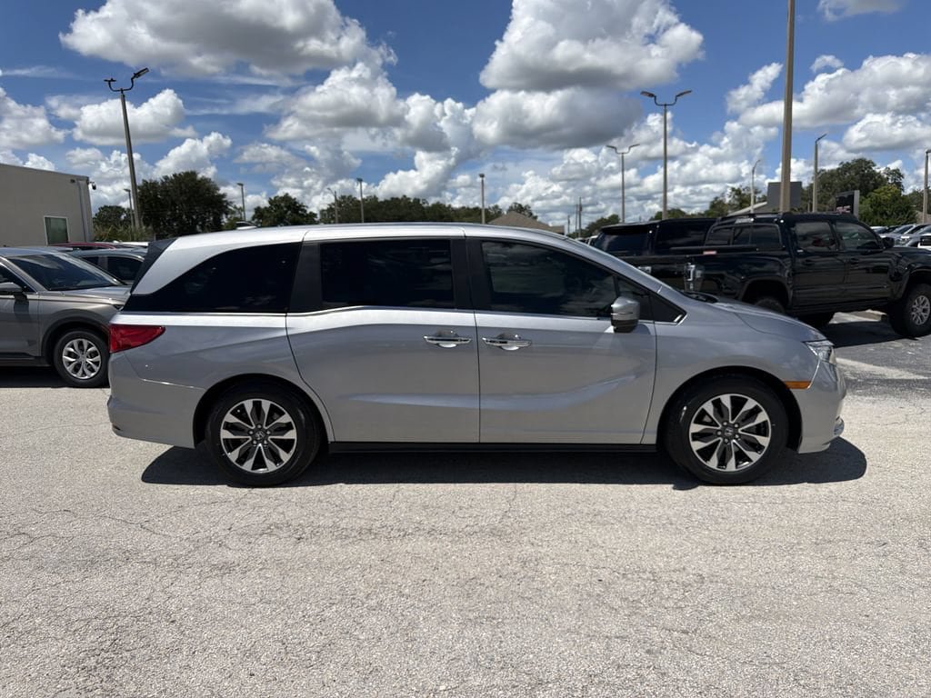 Used 2023 Honda Odyssey EX-L image 3