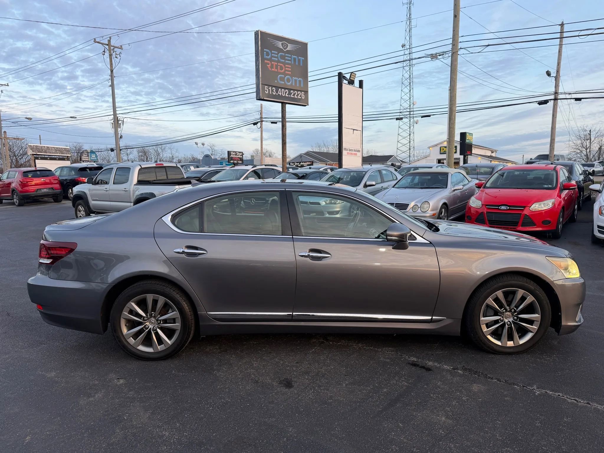 Used 2013 Lexus LS 460 AWD w/ Comfort Pkg image 2