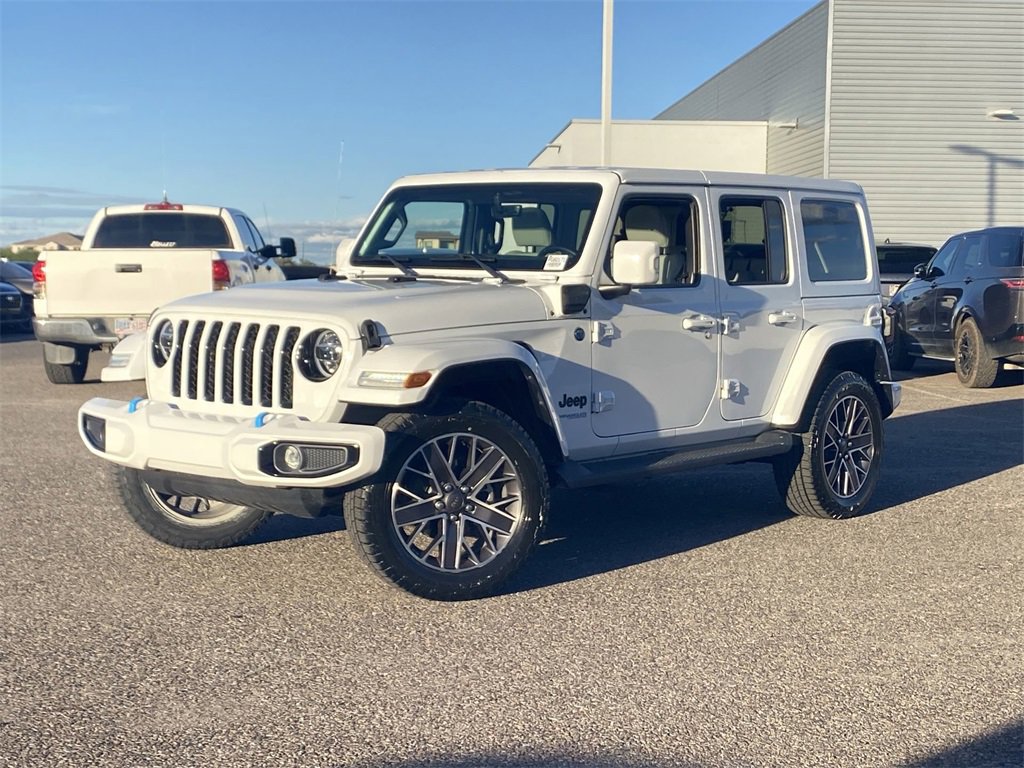 Used 2022 Jeep Wrangler Unlimited Sahara image 3