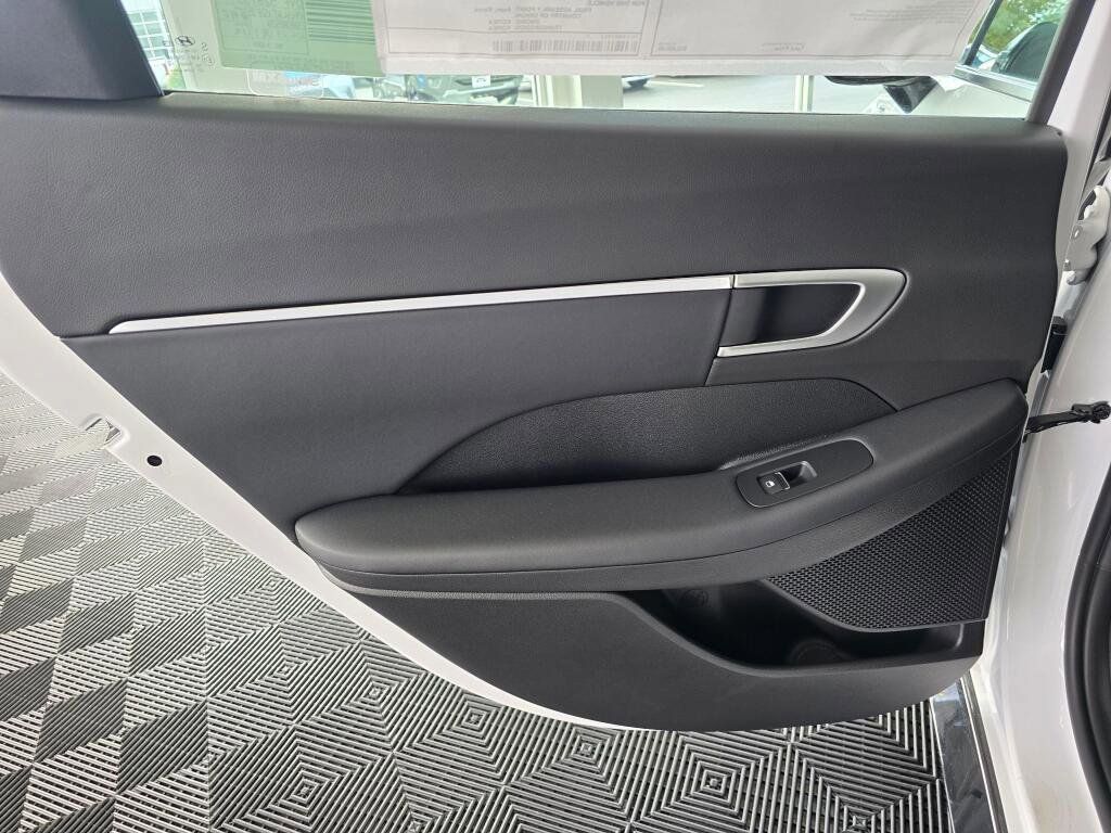 New 2026 Hyundai Sonata SEL AWD/4WD image 32