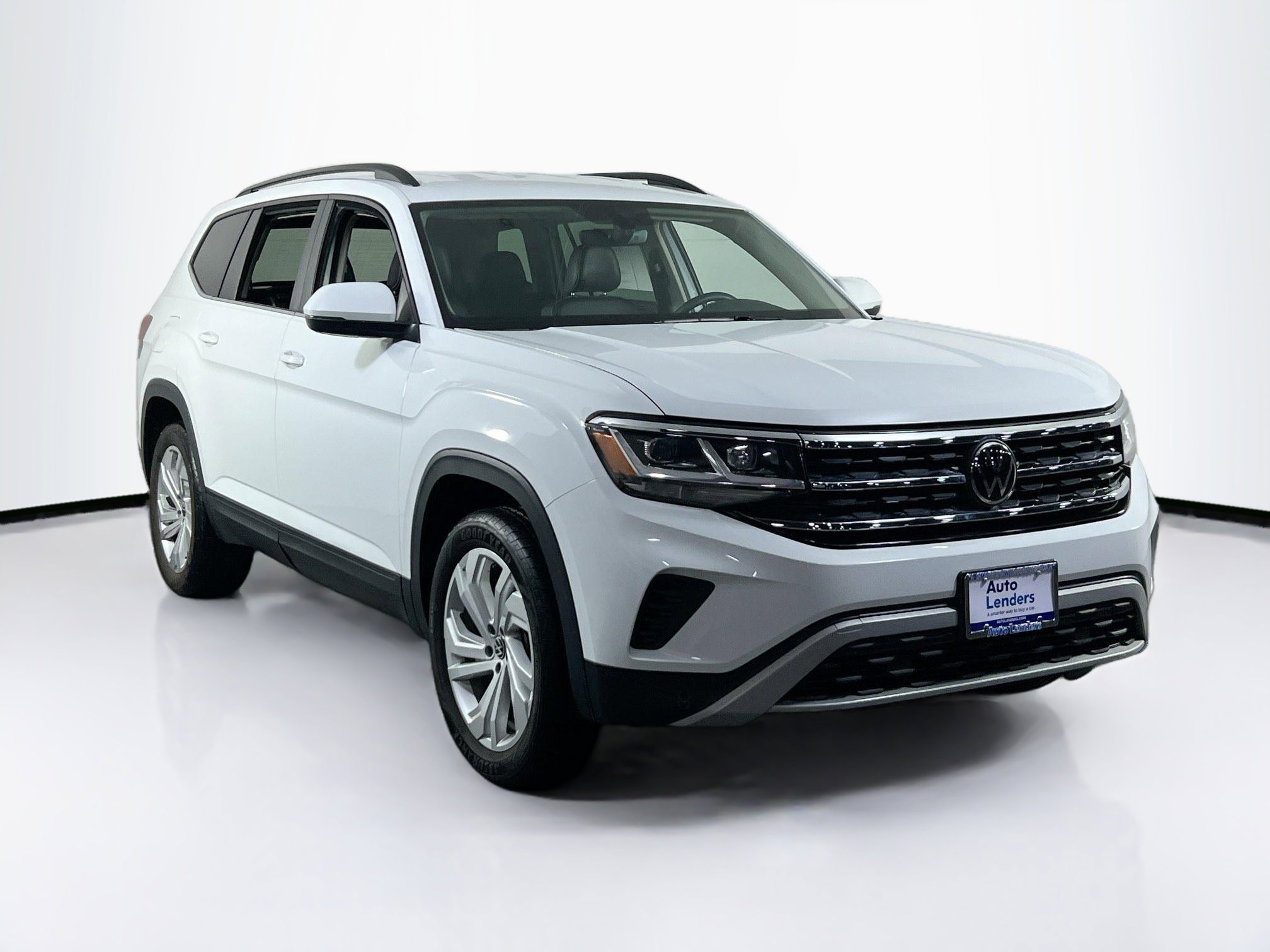 Used 2023 Volkswagen Atlas SE image 3