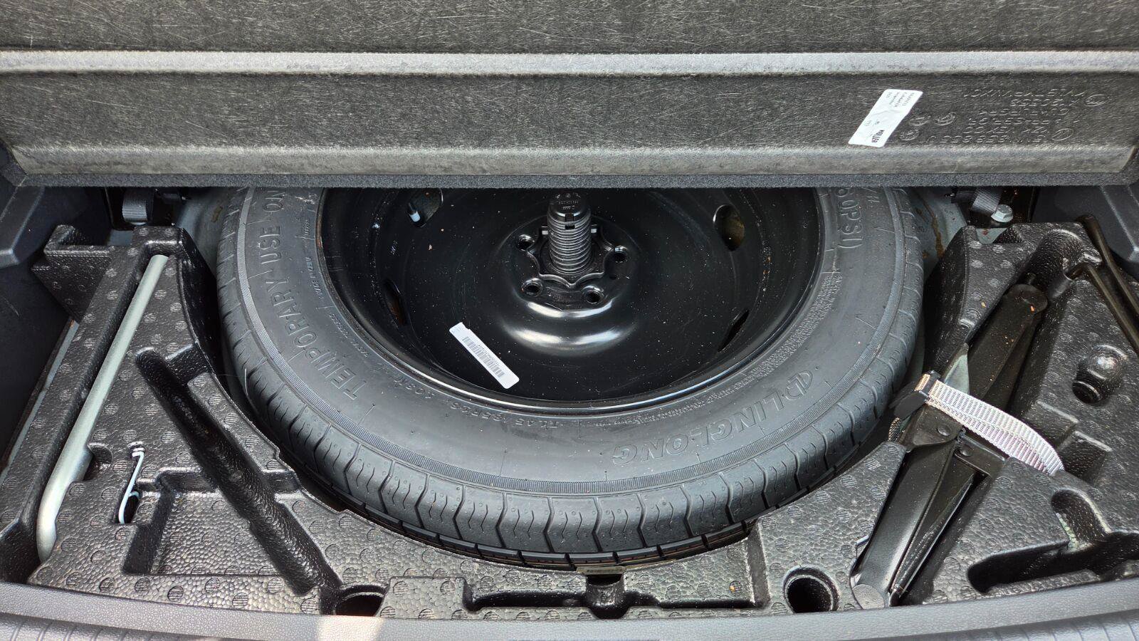 Certified 2023 Volkswagen Tiguan SE FWD image 63