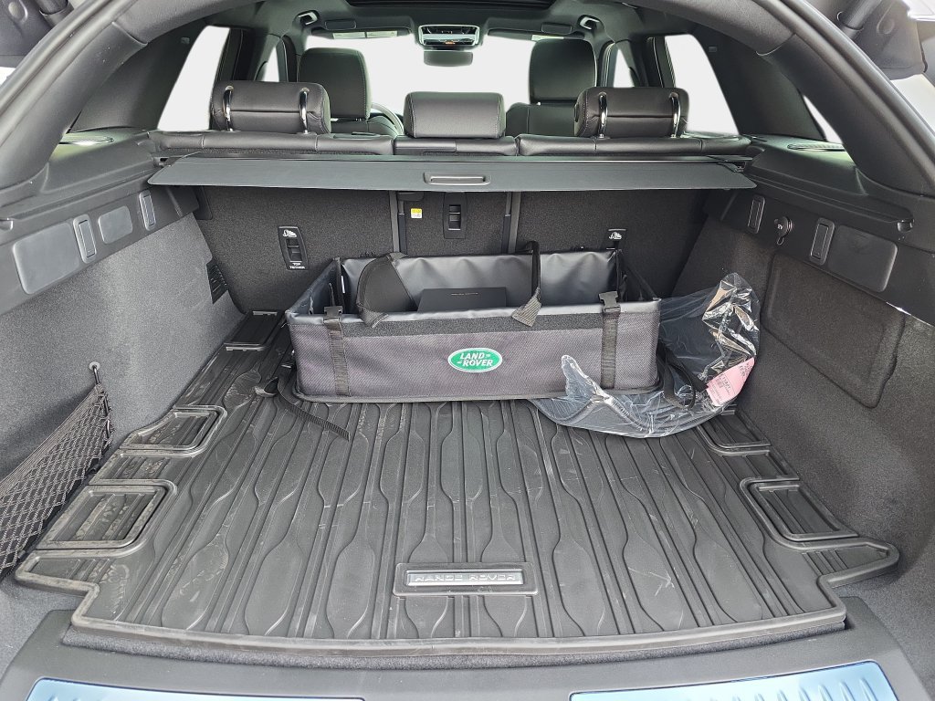 New 2026 Land Rover Range Rover Velar Belgravia AWD/4WD image 10