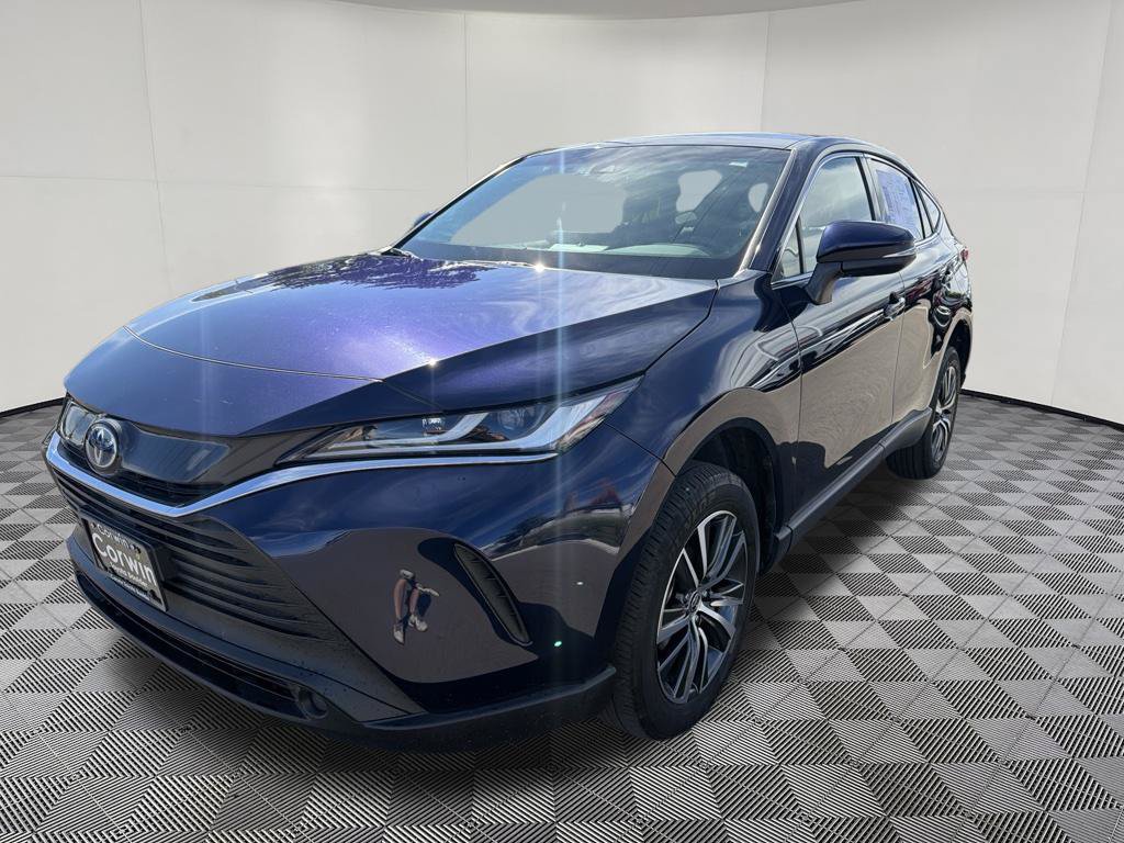 Used 2023 Toyota Venza LE AWD/4WD image 3