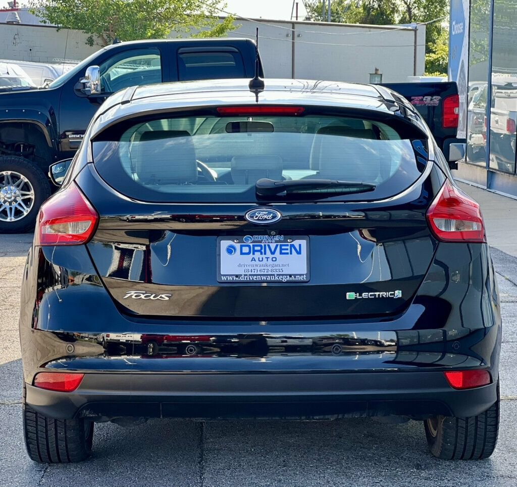 Used 2018 Ford Focus Electric Hatchback FWD image 4