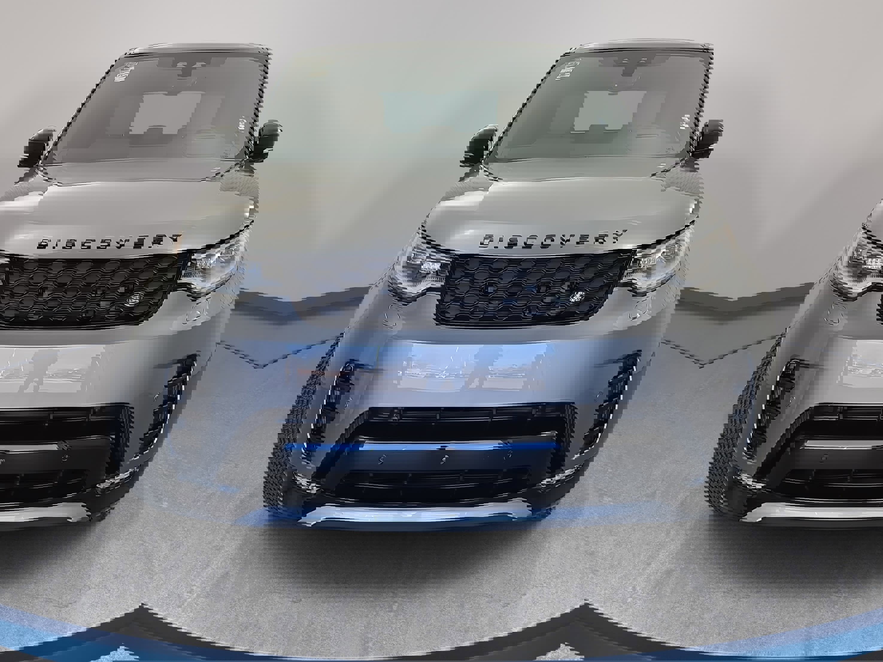 Certified 2025 Land Rover Discovery Dynamic SE image 2