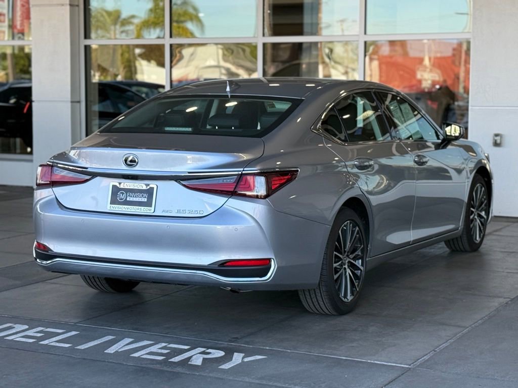 Used 2024 Lexus ES 250 w/ Premium Package image 12