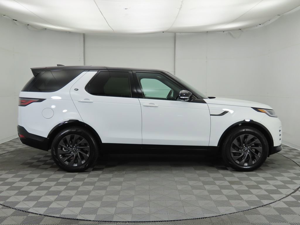 Used 2024 Land Rover Discovery Dynamic SE image 4