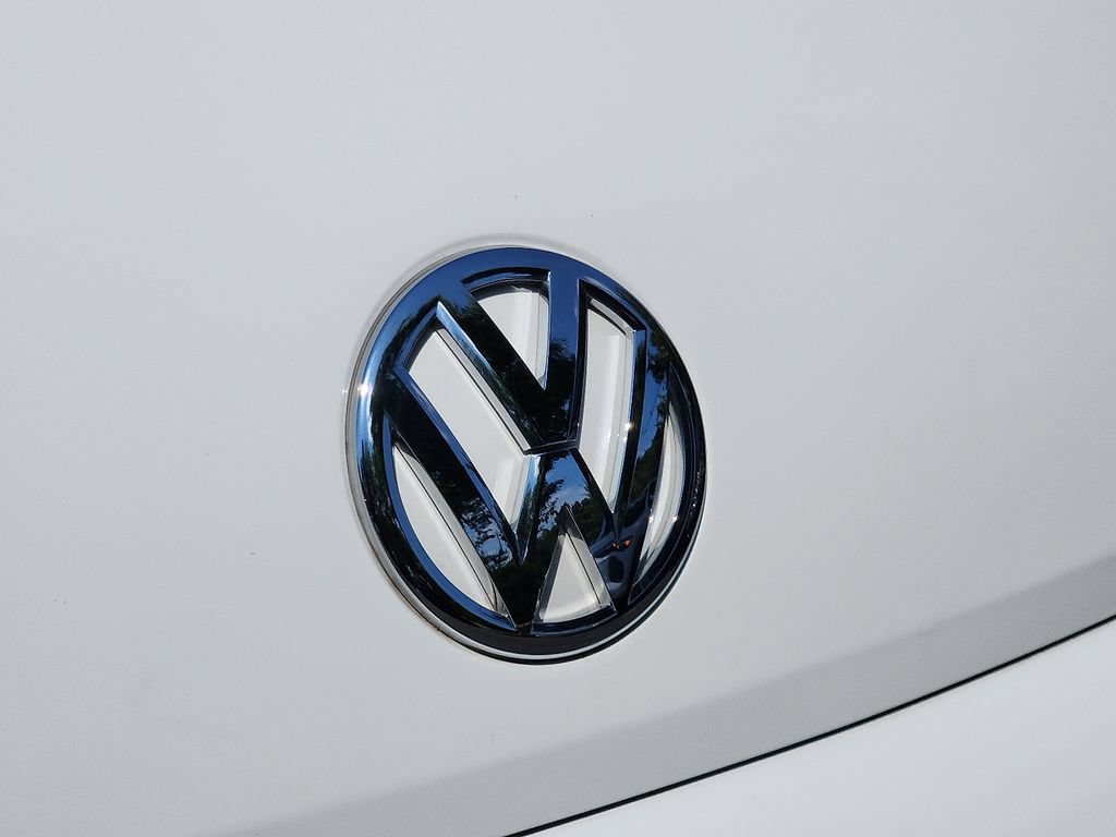 Used 2017 Volkswagen Beetle 1.8T Classic FWD image 29