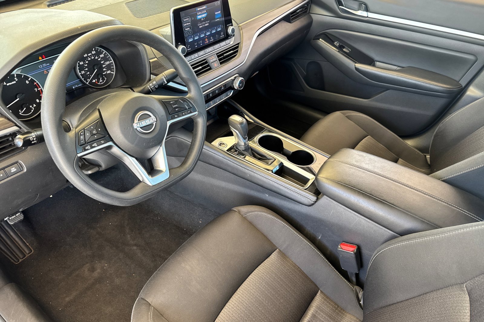 Used 2023 Nissan Altima 2.5 SV image 10