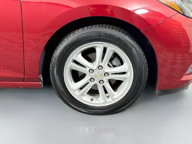 Used 2018 Chevrolet Cruze LT w/ Convenience Package FWD image 31