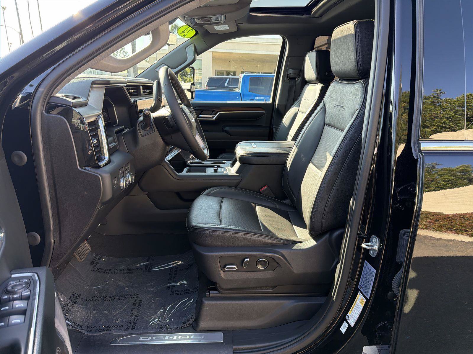 Used 2024 GMC Sierra 3500 Denali w/ Denali Reserve Package AWD/4WD image 19