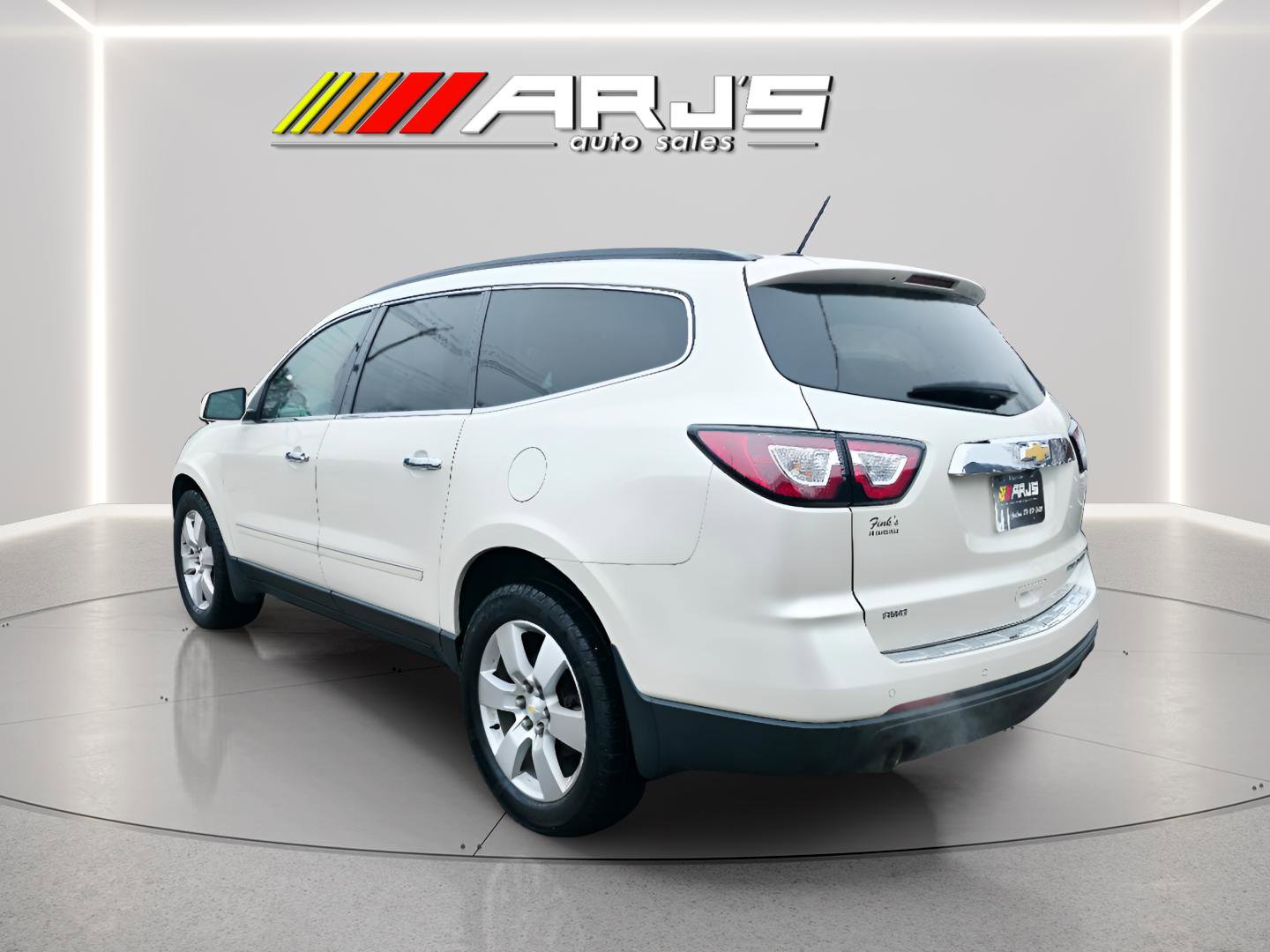 Used 2015 Chevrolet Traverse LTZ image 3