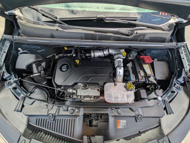 Used 2022 Chevrolet Trax LT w/ LT Convenience Package image 26