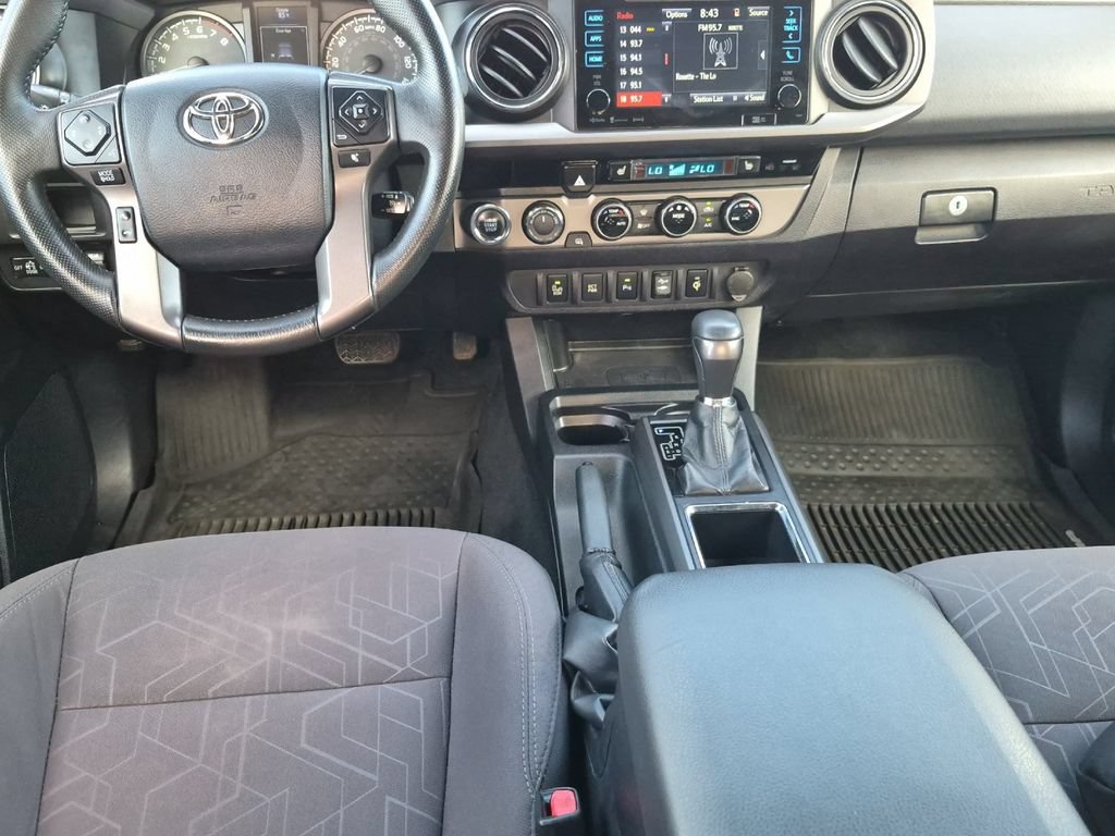 Used 2017 Toyota Tacoma TRD Off-Road w/ Premium & Technology Package AWD/4WD image 13