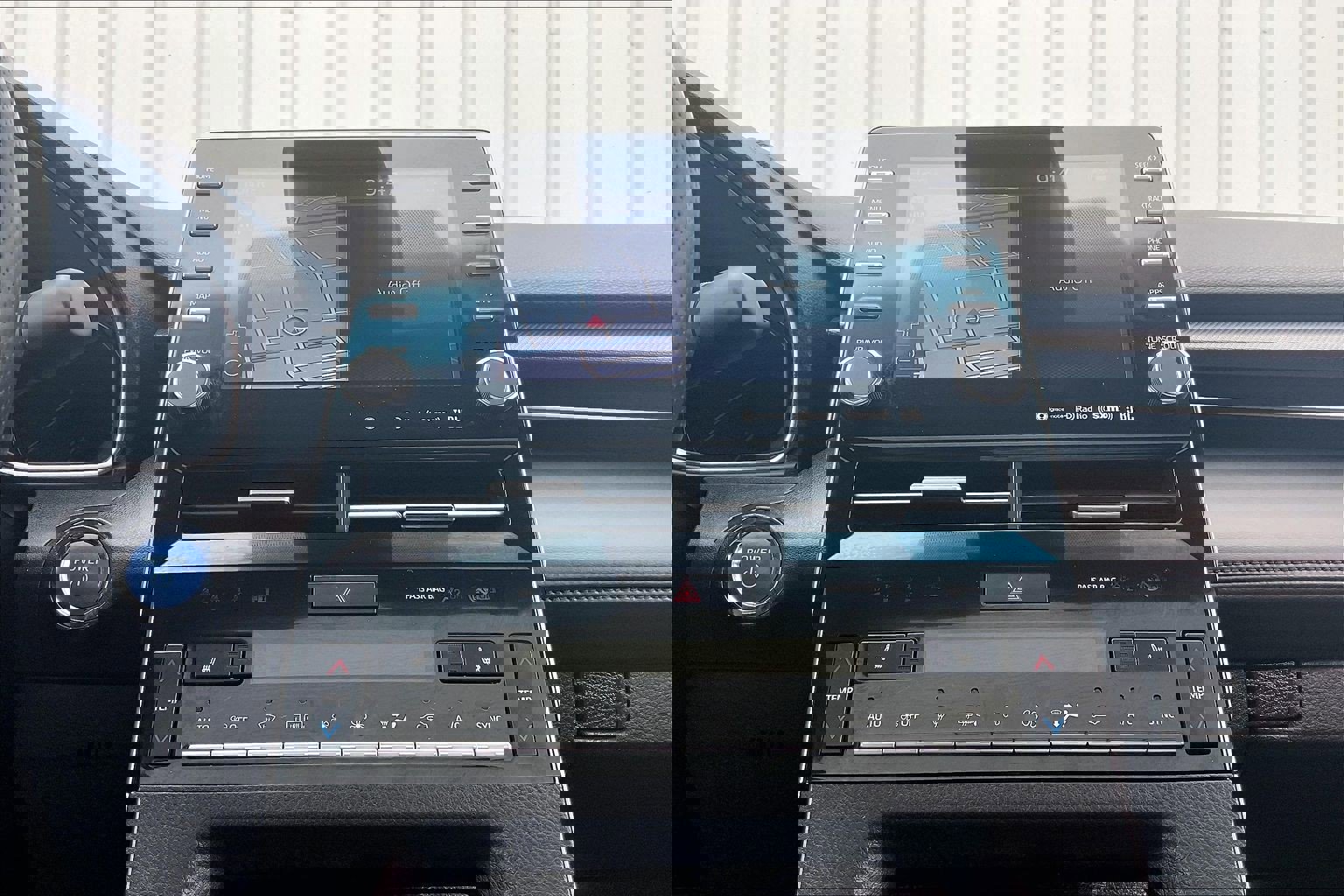 Used 2022 Toyota Avalon XSE image 38