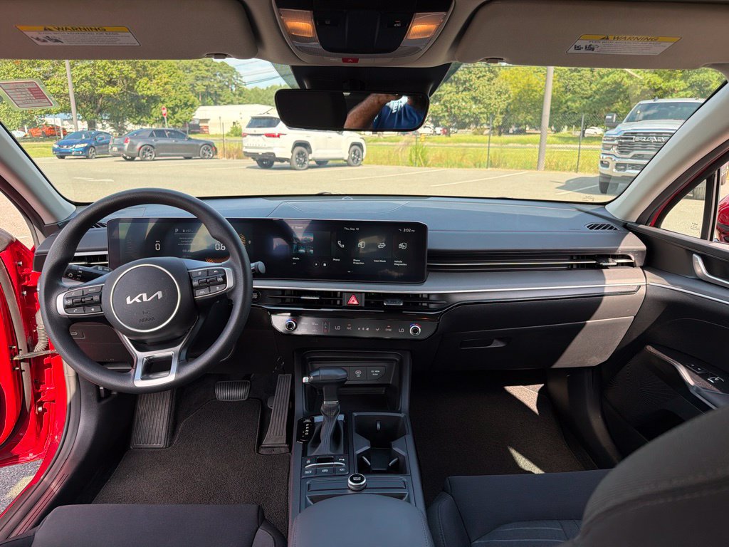 Used 2025 Kia K5 LXS FWD image 12