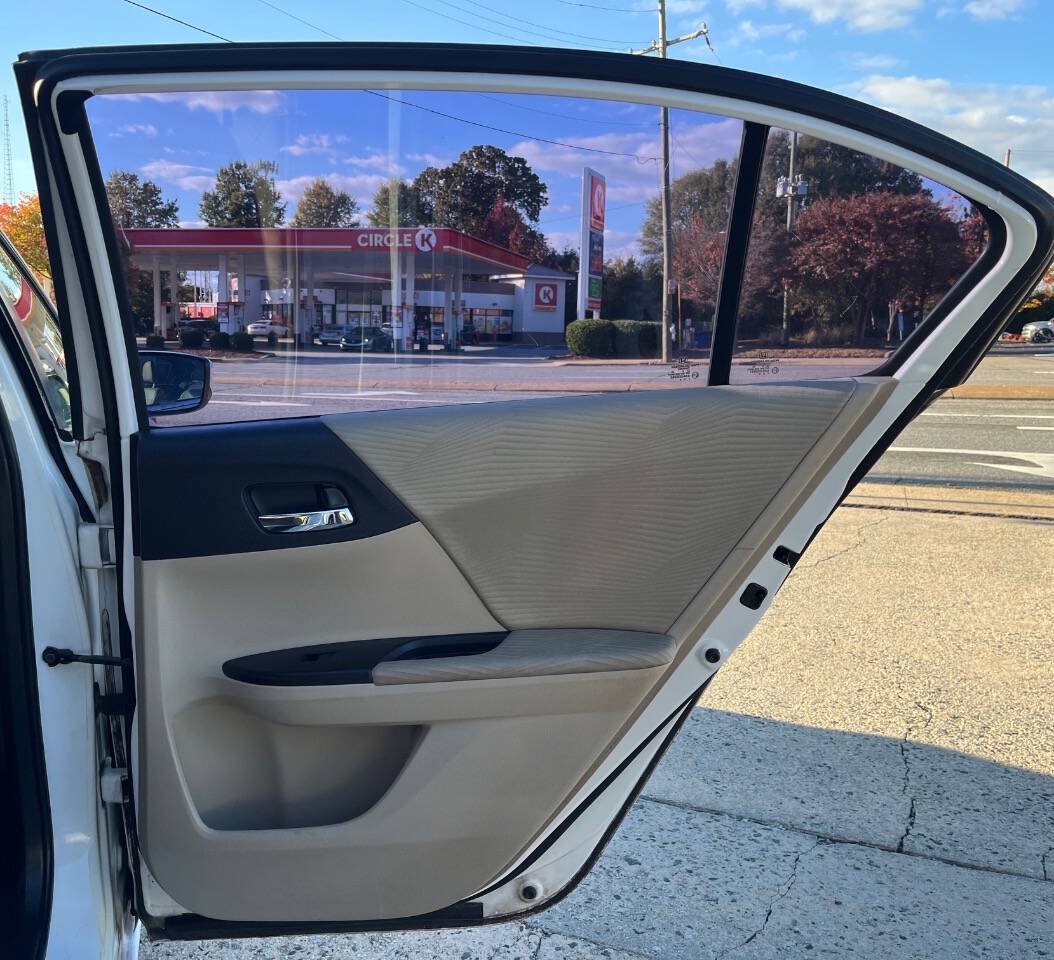 Used 2017 Honda Accord LX image 13
