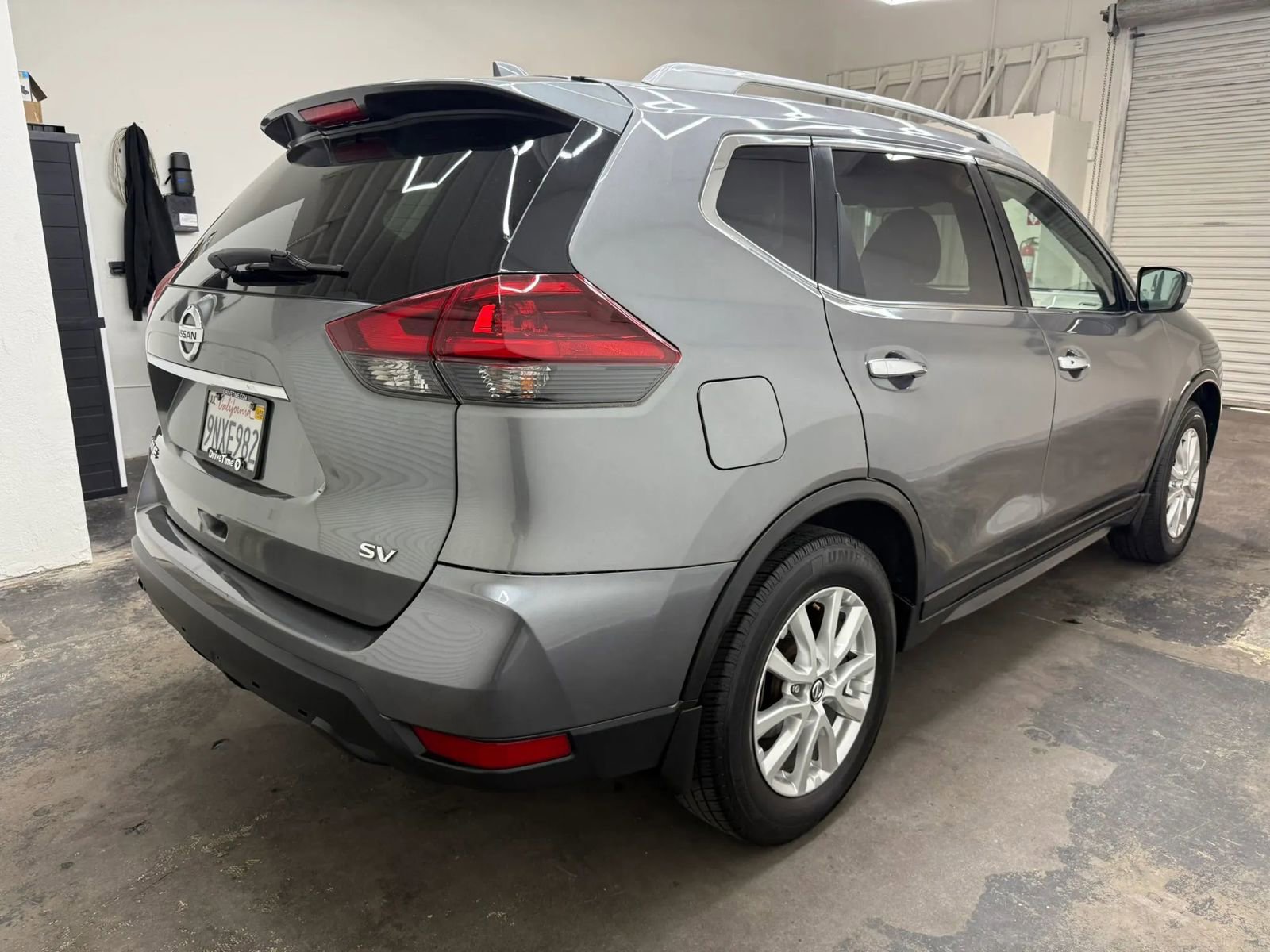 Used 2018 Nissan Rogue SV image 7