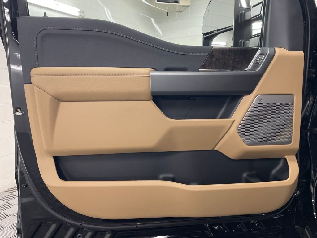 New 2026 Ford F250 Lariat w/ Chrome Package image 15