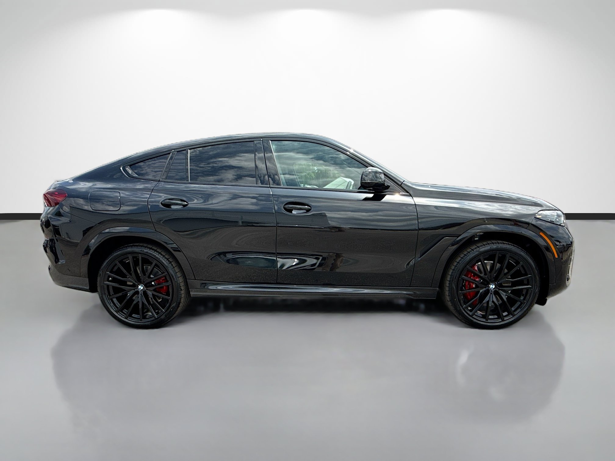 New 2027 BMW X6 xDrive40i w/ Executive Package AWD/4WD image 2