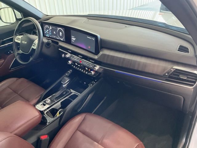 Used 2024 Kia Telluride SX w/ Towing Package FWD image 27
