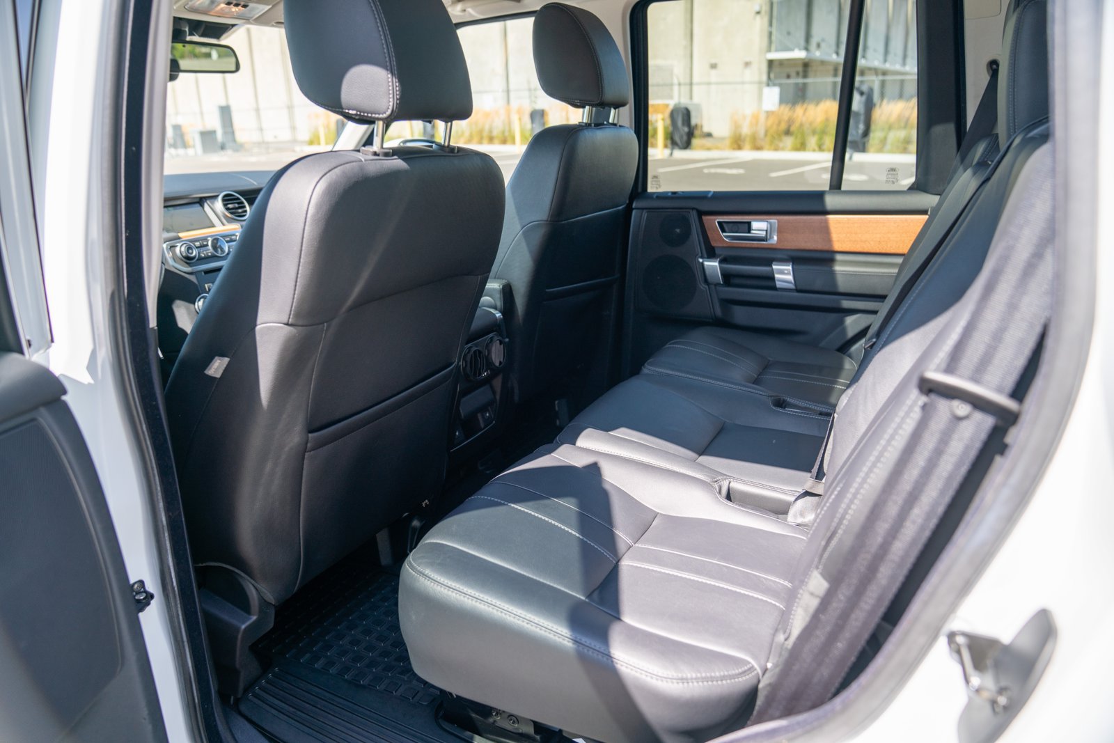 Used 2014 Land Rover LR4 HSE AWD/4WD image 23