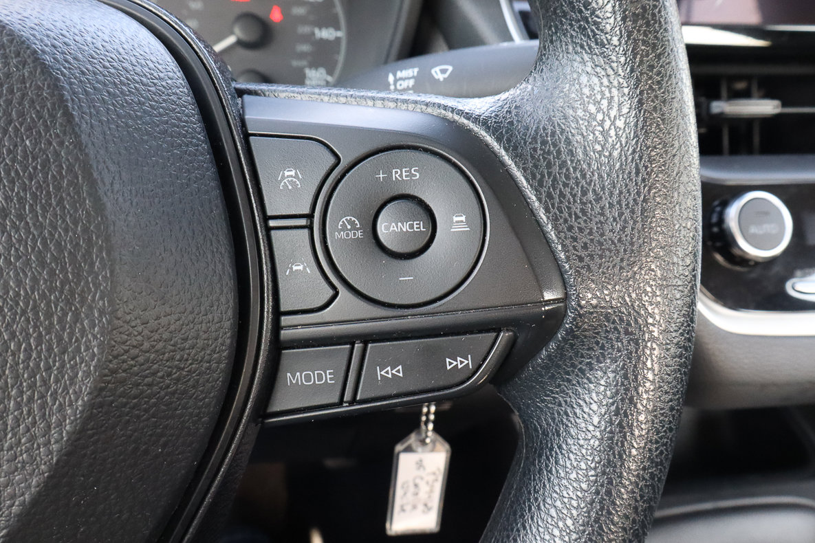 Used 2025 Toyota Corolla LE FWD image 25