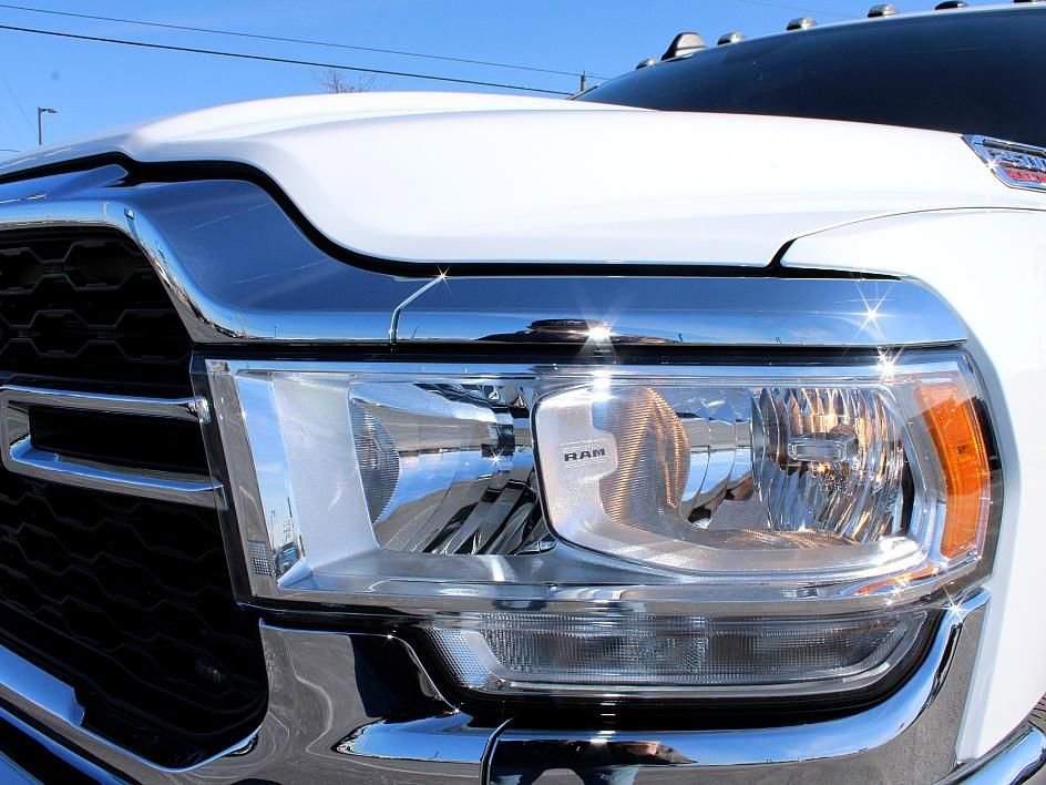 Used 2024 RAM 2500 Tradesman w/ Chrome Appearance Group image 8