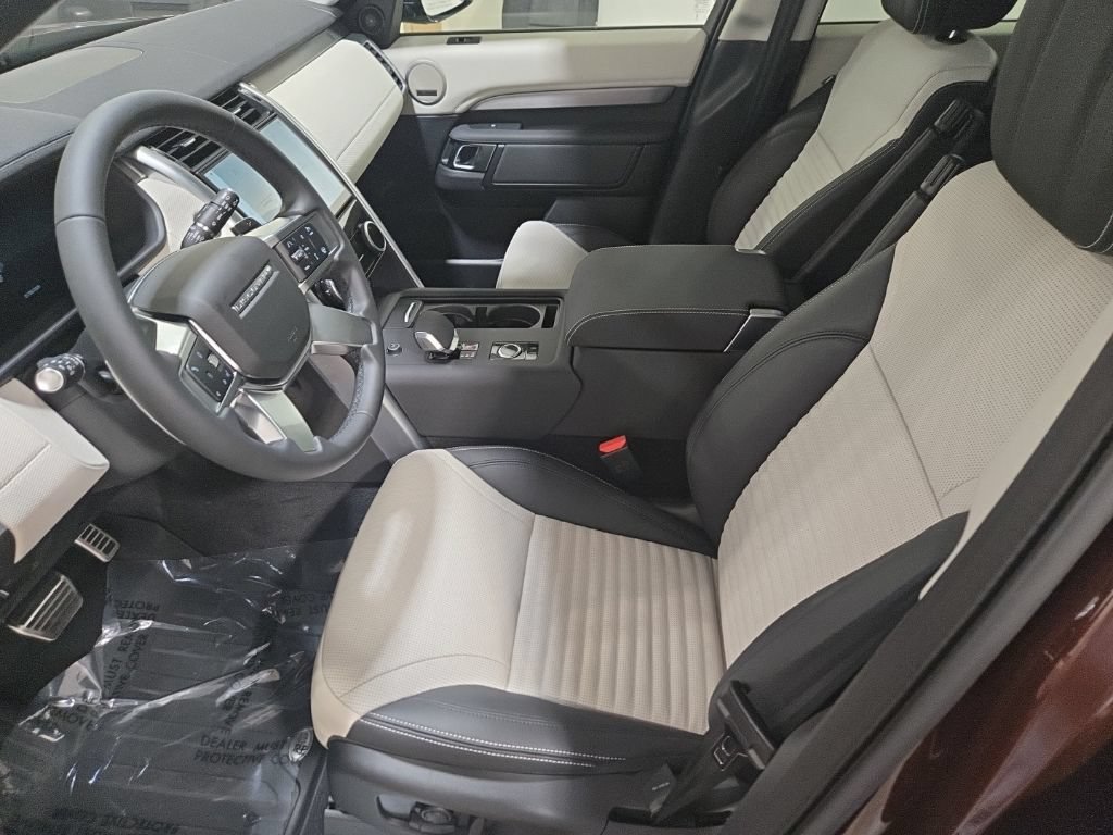 New 2026 Land Rover Discovery Limited Edition AWD/4WD image 21