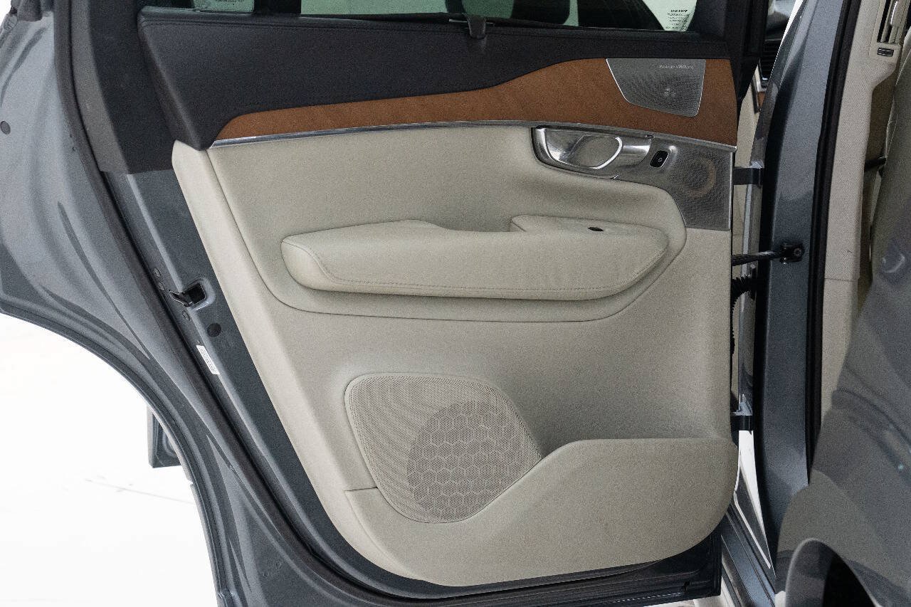 Used 2016 Volvo XC90 T6 Inscription w/ Vision Package AWD/4WD image 22